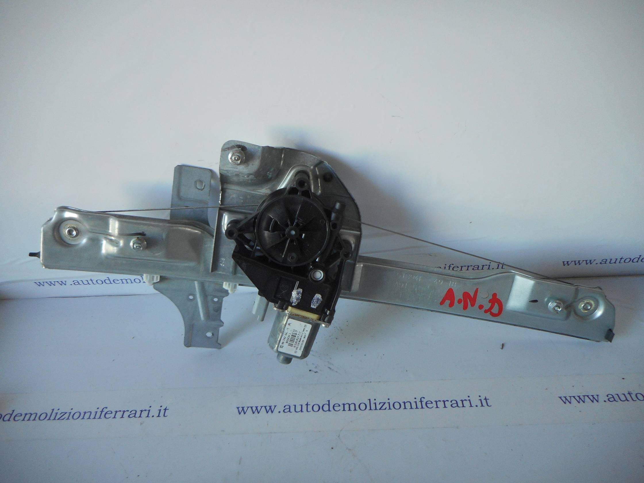 Alzacristallo elettr. porta ant. con motorino dx.